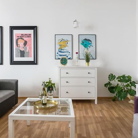 Discover Krakow Apartments - 3 Rakowicka St - Classic Apartments Near Main Station - Netflix Cracóvia Exterior foto