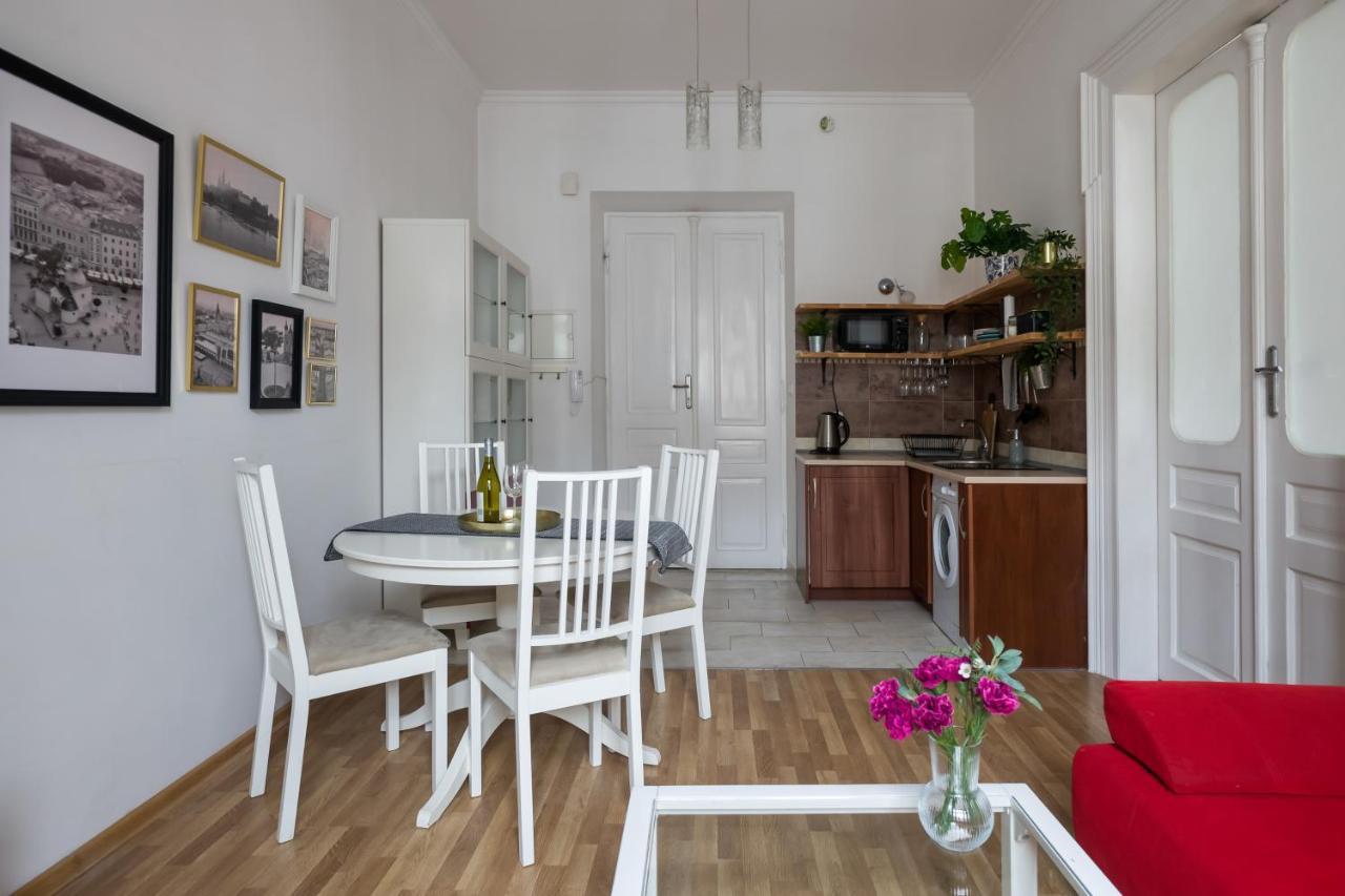 Discover Krakow Apartments - 3 Rakowicka St - Classic Apartments Near Main Station - Netflix Cracóvia Exterior foto