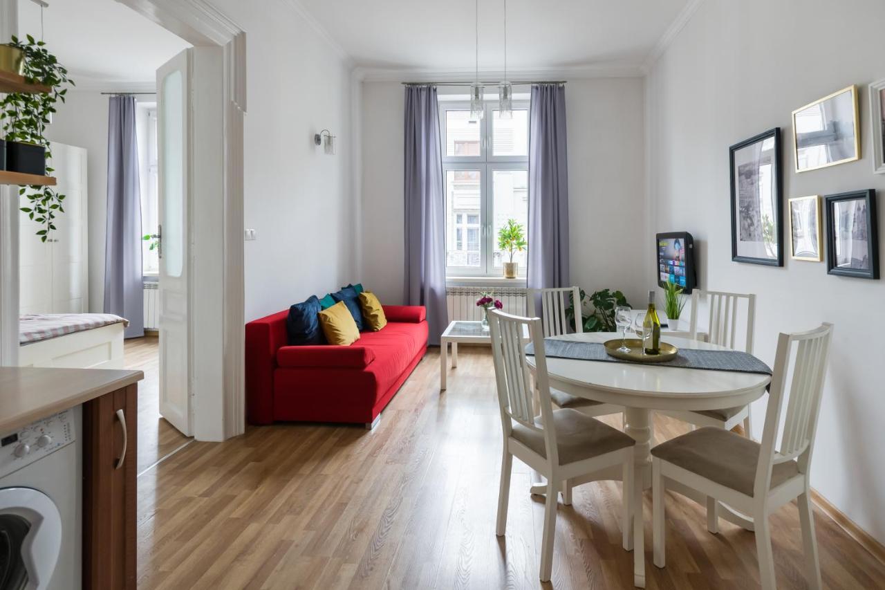 Discover Krakow Apartments - 3 Rakowicka St - Classic Apartments Near Main Station - Netflix Cracóvia Exterior foto