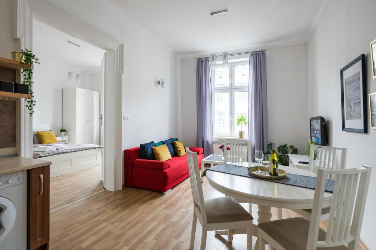 Discover Krakow Apartments - 3 Rakowicka St - Classic Apartments Near Main Station - Netflix Cracóvia Exterior foto