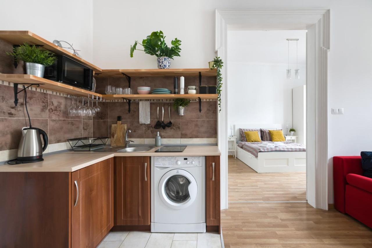 Discover Krakow Apartments - 3 Rakowicka St - Classic Apartments Near Main Station - Netflix Cracóvia Exterior foto