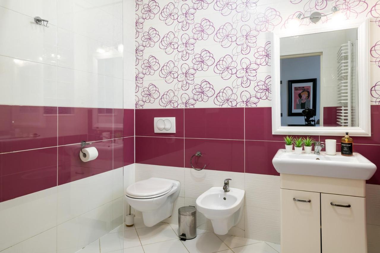 Discover Krakow Apartments - 3 Rakowicka St - Classic Apartments Near Main Station - Netflix Cracóvia Exterior foto