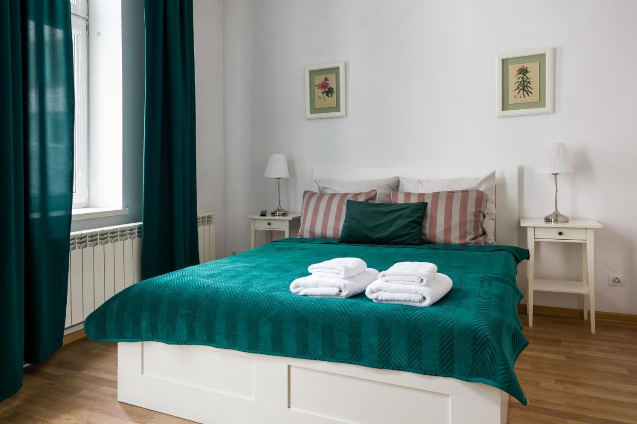 Discover Krakow Apartments - 3 Rakowicka St - Classic Apartments Near Main Station - Netflix Cracóvia Exterior foto