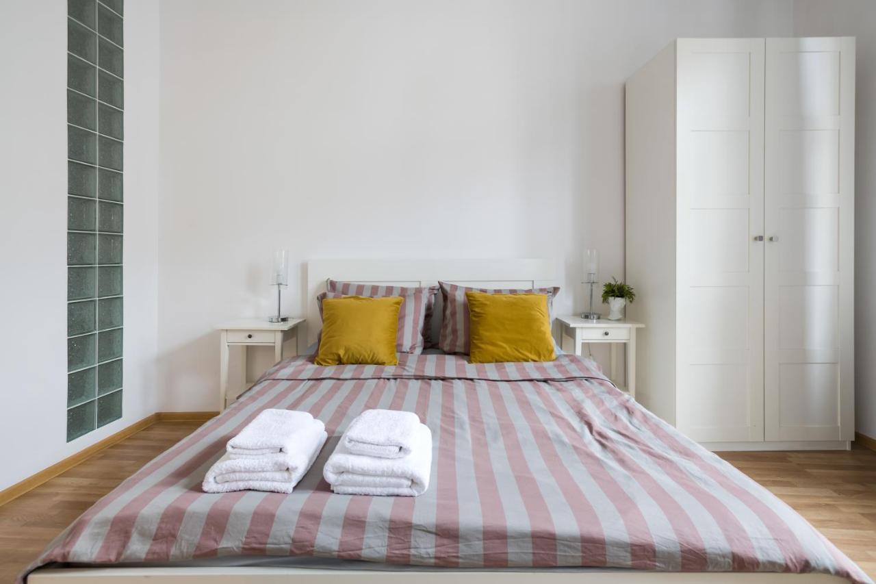 Discover Krakow Apartments - 3 Rakowicka St - Classic Apartments Near Main Station - Netflix Cracóvia Exterior foto