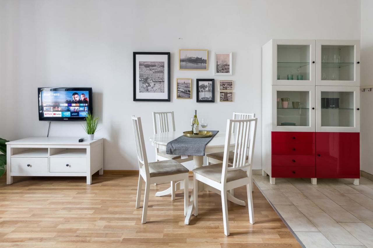 Discover Krakow Apartments - 3 Rakowicka St - Classic Apartments Near Main Station - Netflix Cracóvia Exterior foto