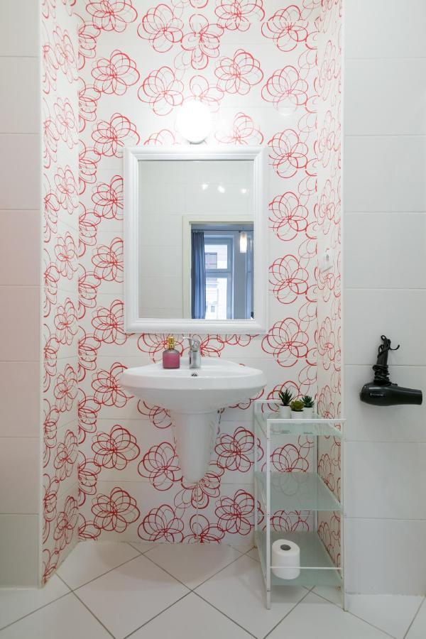 Discover Krakow Apartments - 3 Rakowicka St - Classic Apartments Near Main Station - Netflix Cracóvia Exterior foto